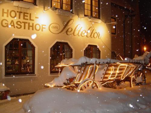 Hotel Gasthof Am Selteltor Wiesensteig Esterno foto